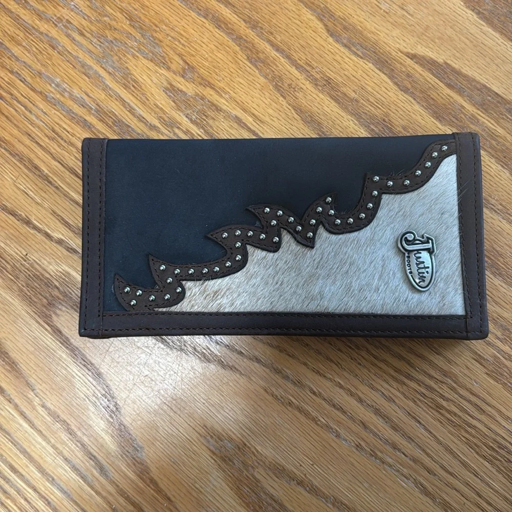Justin Boots nwt checkbook